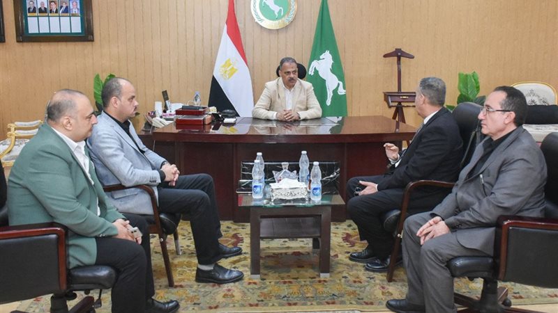  محافظ الشرقية يلتقى