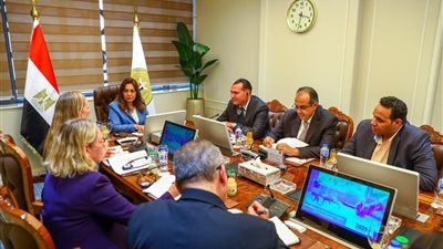 وزيرة التنمية المحلية تستعرض نتائج وإنجازات المرحلة الأولى بصعيد مصر