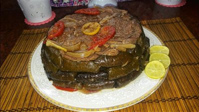 طريقة عمل طاجن ورق العنب باللحمة في الفرن