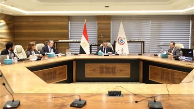 عبد الغفار يبحث مع وفد البنك الأوروبي لإعادة الإعمار تطوير المنشآت الصحية