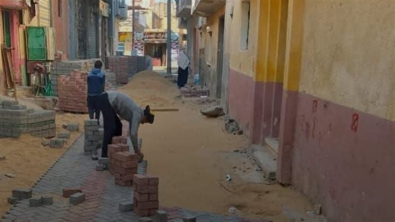 رصف عدة طرق بالبحيرة،