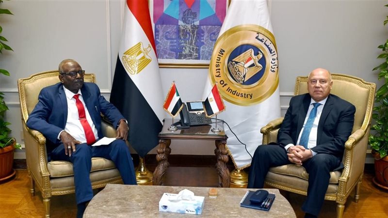 وزير النقل يلتقي