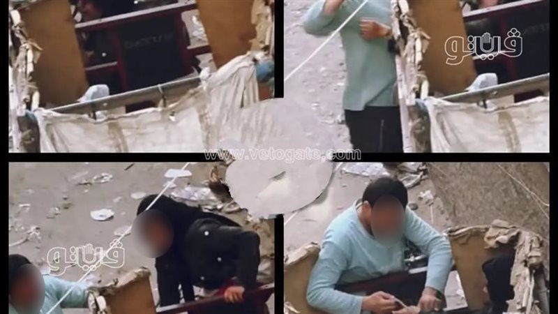 اب يكبل يدي ابنته