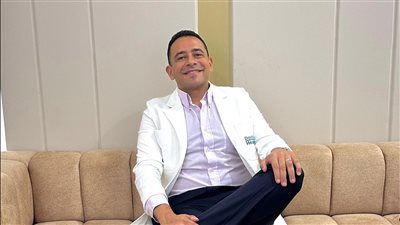 أستاذ بقصر العيني يشارك في قمة Forbes Middle East لقادة الرعاية الصحية 