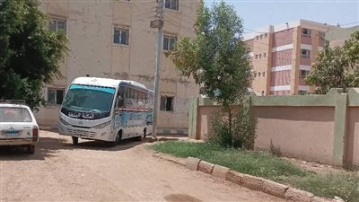 محافظ أسيوط: الأتوبيس المتنقل لمكتبة مصر العامة يتجول بالقرى لنشر المعرفة (صور) 