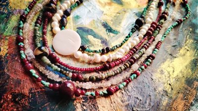 مصر الجوهرة، انطلاق معرض تشكيل الأحجار الكريمة للفنانة وفاء ياديس الأربعاء 