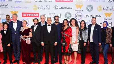 أبطال فيلم شكوى رقم 713317 يتألقون على السجادة الحمراء بالقاهرة السينمائي (فيديو وصور)