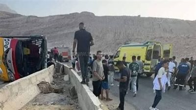 ارتفاع مصابي انقلاب أتوبيس نقل عام الوادي الجديد إلى 38 مصابا