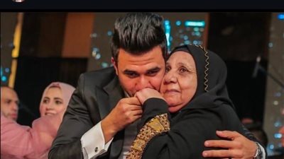 كان نفسها أرجع الأهلي تاني، تريزيجيه يتحدث عن أوجاع فراق والدته (فيديو)