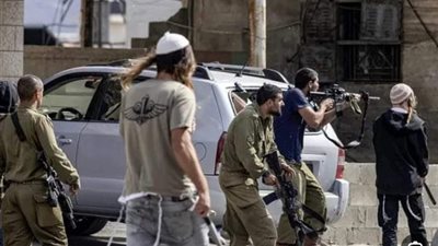 مستوطنون يقتحمون منطقة الخلايل عند أطراف قرية المغير شمال شرق رام الله