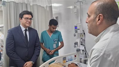 وزير الثقافة يزور طلاب أسوان المصابين في حادث إسنا بعد مشاركتهم في أسبوع أهل مصر