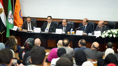 وزير الخارجية يلتقى طلاب كلية الاقتصاد والعلوم السياسية بجامعة القاهرة (صور)