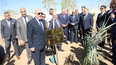 وزير العدل يتفقد حديقة 30 يونيو بالوادي الجديد (صور)