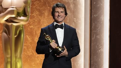 توم كروز يتسلم جائزة الأوسكار الفخرية بخطاب مؤثر (فيديو)