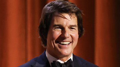 حديث جانبي بين توم كروز وسيدني سويني في حفل حكام الأوسكار (فيديو)