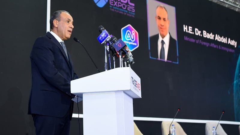 الدكتور بدر عبد العاطى