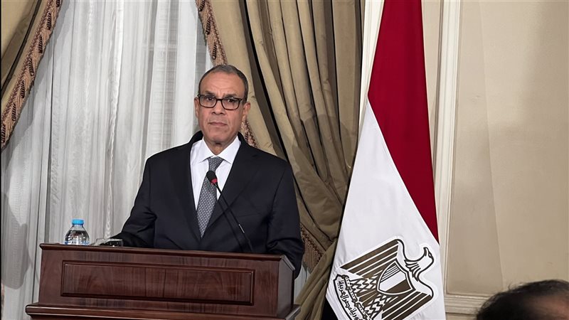 الدكتور بدر عبد العاطى