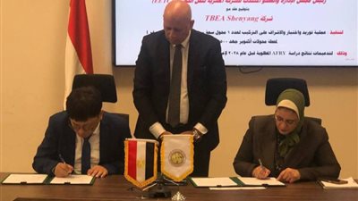 نقل الكهرباء توقع عقد توريد محول لمحطة أكتوبر لدعم استيعاب الطاقة المتجددة