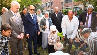 رئيس جامعة أسيوط يفتتح مبادرة 