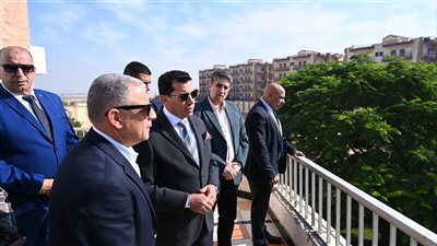 وزير الرياضة ومحافظ الإسماعيلية يتابعان سير العمل بمركز الابتكار الشبابي والتعلم