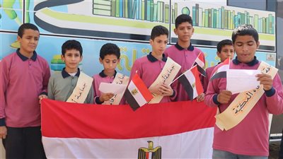 المكتبة المتنقلة تواصل جولاتها بزيارة مدرسة جلال قريطم الإعدادية بحوش عيسى