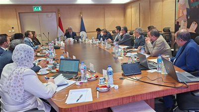 وزير السياحة يناقش التوجه الرئاسي لإنشاء مخزن مركزي كبير للآثار