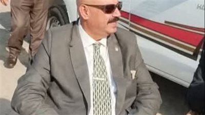 رئيس حي شبرا الخيمة ينقل مكتبه للشارع لمتابعة شكاوى المواطنين