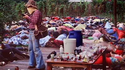 ‎913 ‎‏ جثة، قصة انتحار جماعي غير قواعد التعامل مع الجماعات الدينية في أمريكا