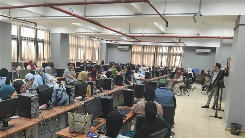جانب من التدريب بجامعة