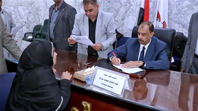 محافظ سوهاج يلتقى 126 مواطنا فى الاجتماع الجماهيري الأسبوعي