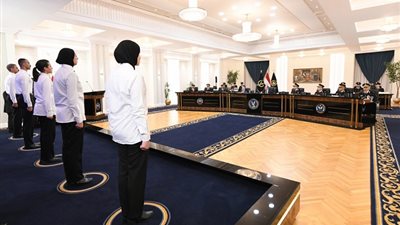  السيسي يزور أكاديمة الشرطة، يتابع اختبارات كشف الهيئة للطلبة.. ويؤكد تقديره البالغ للدور الجوهري لجهاز الشرطة في حماية البلاد.. ويثمن التضحيات الكبيرة التي قدمها أبناء الجهاز وعائلاتهم