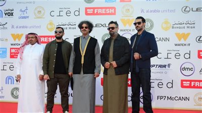 أبطال وصناع فيلمي ضد السينما وترميم يتألقون على ريد كاربت مهرجان القاهرة (صور) 