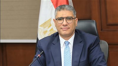 محافظ الجيزة يعقد اللقاء الأسبوعي المخصص للاستماع إلى شكاوى المواطنين