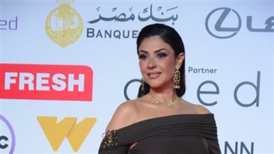 بسمة وركين سعد تتألقان على ريد كاربت 