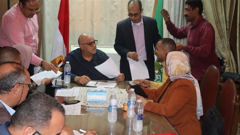 محافظ القليوبية خلال