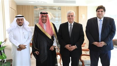 وزير التعليم العالي يبحث سبل تعزيز التعاون مع السفير السعودي بالقاهرة