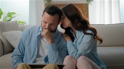 في اليوم العالمي للرجل، طرق بسيطة لدعم شريك حياتك نفسيًا