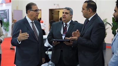 نائبا الخارجية والتعليم يتفقدان منصة 