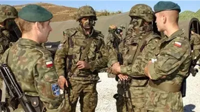 بولندا تغلق مطارين وتضع أنظمة دفاعها الجوي في حالة تأهب قصوى