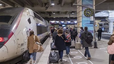 انقطاع الكهرباء يشل حركة المترو والقطارات في باريس