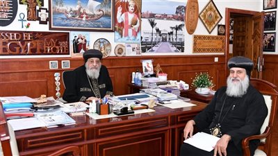 البابا تواضروس يناقش ترتيبات الخدمة في إيبارشية نورث وساوث