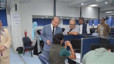 عميد طب قصر العيني يتفقد امتحانات البكالوريوس بالكلية (صور)