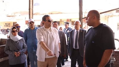 محافظ دمياط يبحث خطة تطوير سوق عزبة البرج ويشدد على سرعة التنفيذ