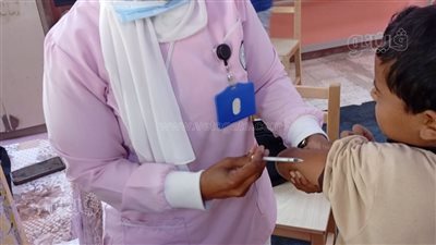 تطعيم 352 ألف طفل خلال الأسبوع الأول لحملة ضد الحصبة بأسوان