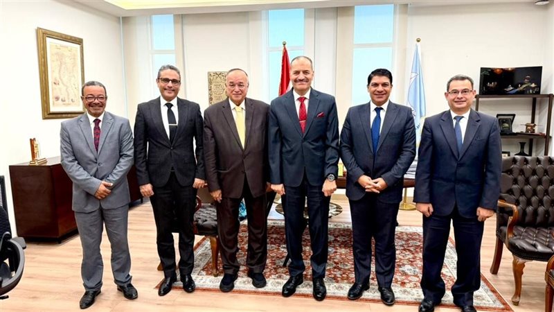 وفد من التنمية المحلية