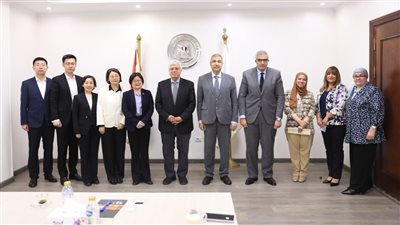 وزير التعليم العالي يبحث سبل تعزيز التعاون مع وفد الجامعة المفتوحة بالصين