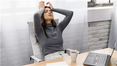 طبيب يحذر: الضغوط النفسية تسرع الإصابة بهشاشة العظام لدى النساء 