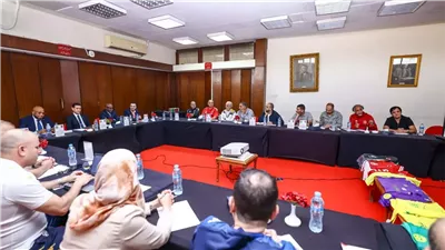 الأهلي بزيه التقليدي وشبيبة القبائل بالأصفر والأخضر في دوري أبطال أفريقيا 