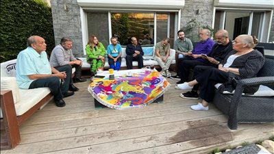 أشرف زكي يتراجع عن الاستقالة بعد زيارة مفاجئة من مجلس نقابة المهن التمثيلية (صور)