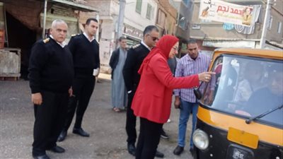 محلية السرو بدمياط تكثف حملات رفع الإشغالات استعدادا لانتخابات مجلس النواب (صور)